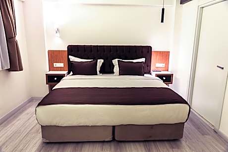 Deluxe Twin Room Type A