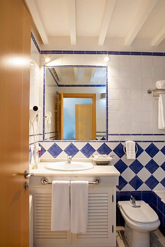 TUGASA Hotel Castillo de Castellar