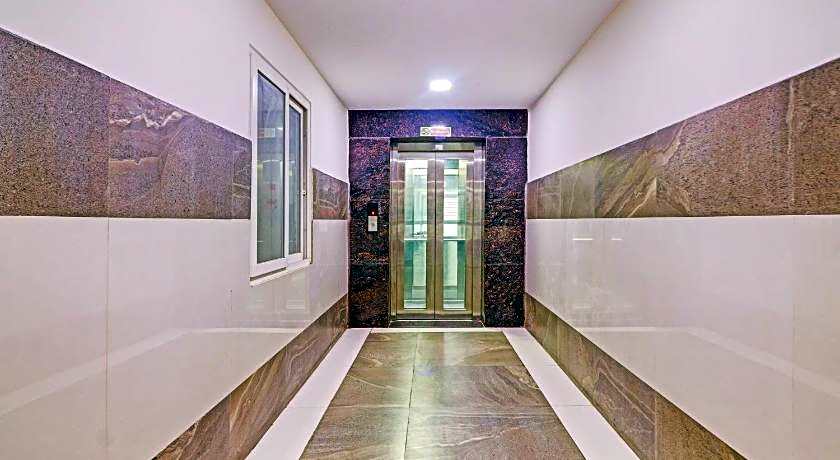 OYO 10595 Hotel Mirras