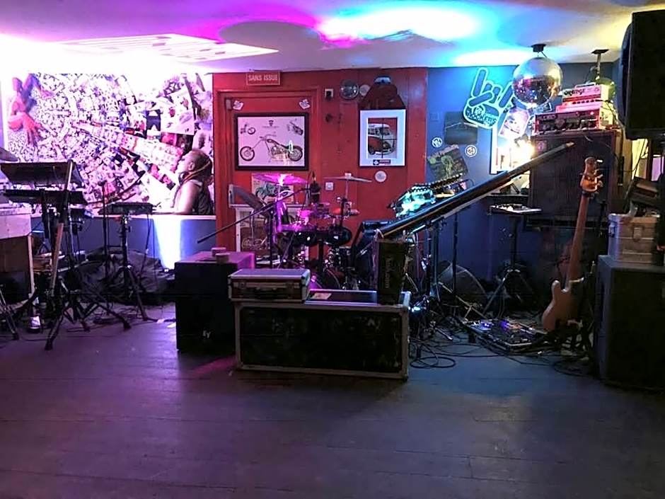 Hôtel des Alpes - Skiers & Bikers Lodge