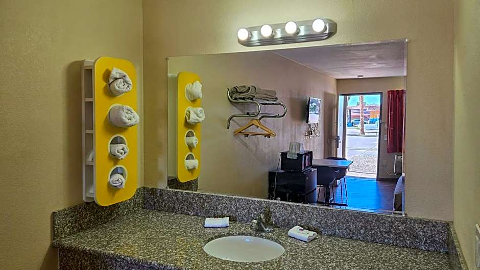 Motel 6-Blythe, CA - South