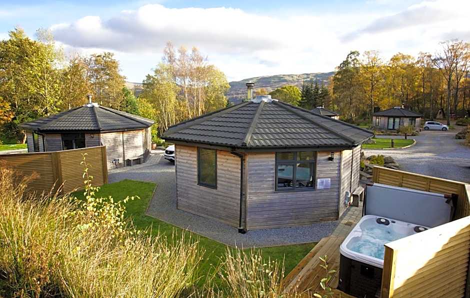 LOCH TAY HIGHLAND LODGES and GLAMPING PARK