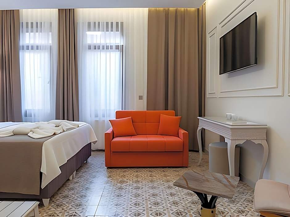 PERALUNA PREMIUM HOTEL