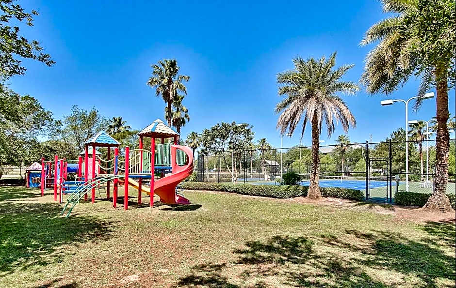 1215 A Slice of Heaven - Destin! Pool View!