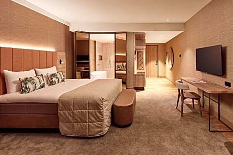 Deluxe Double Room with Parking view