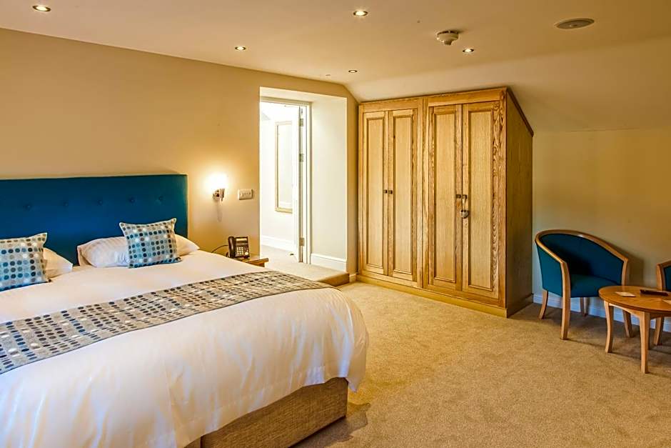 Gwesty'r Emlyn Hotel