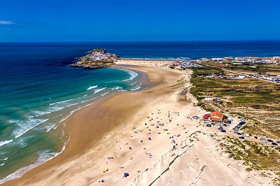 Baleal Classic Waves Guest House