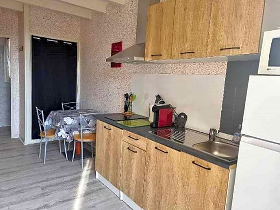 Gîte le nieudegat chambre et table d'hôte piscine climatisation proche de Sarlat au coeur de la nature