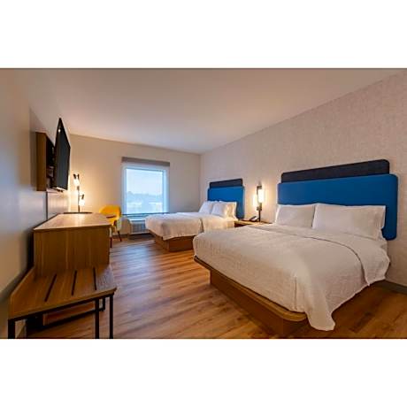 Queen Room with Two Queen Beds - Mobility and Hearing Access/Non-Smoking