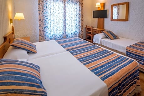 Quadruple Room with Balcony