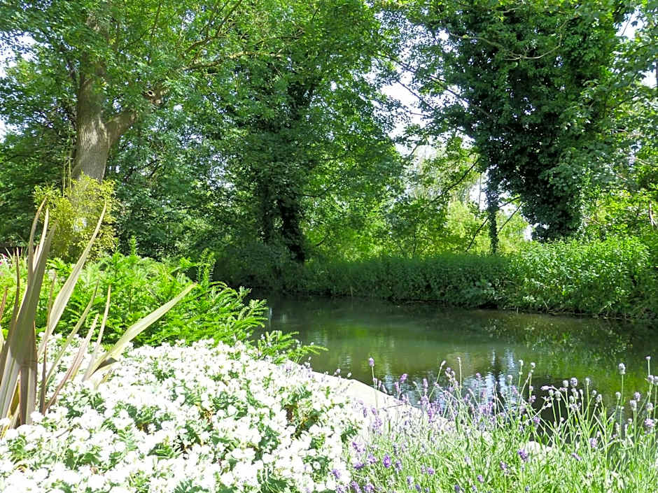 The Riverside House Hotel