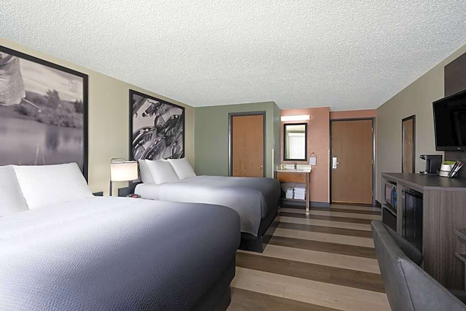 Super 8 by Wyndham Conrad