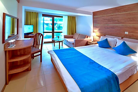 Double or Twin Room with Free Parking (3 adults + 1 child)