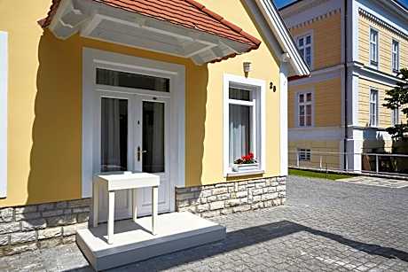 Studio - Split Level