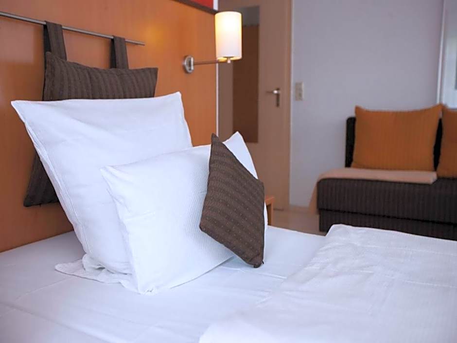 Stuttgart Großbettlingen Hotel by Belvilla