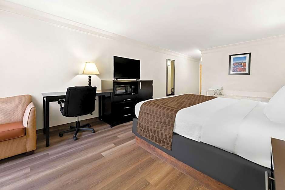 Best Western Riverside Inn