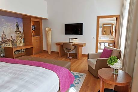 Grand Deluxe Room