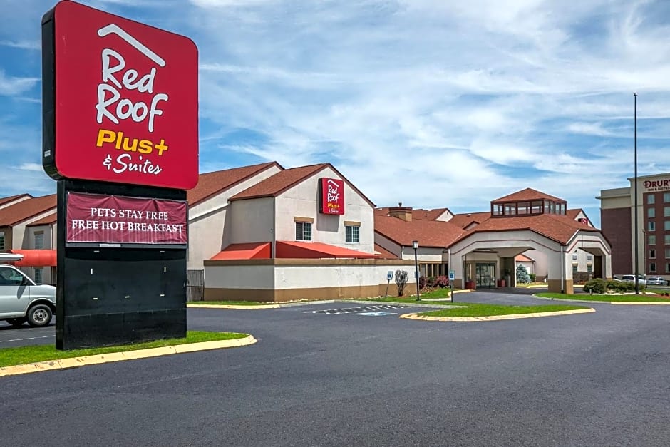 Red Roof PLUS+ & Suites Knoxville West-Cedar Bluff