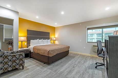 Standard King Room - Non-Smoking