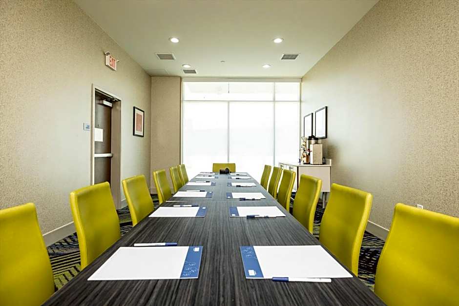 Holiday Inn Express & Suites - San Jose Silicon Valley By IHG