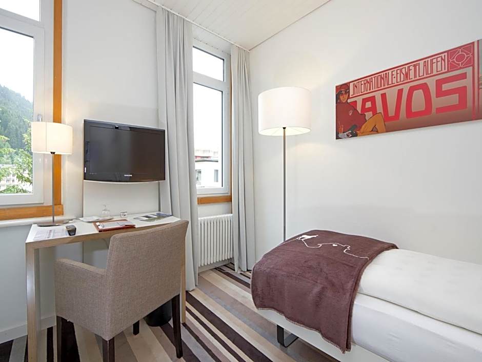 Hotel National by Mountain Hotels