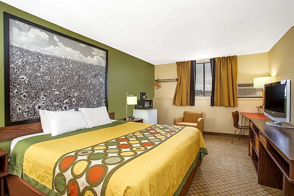 Super 8 by Wyndham Craig