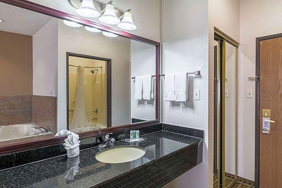 Quality Suites Burleson