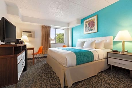 Queen Room - Disability Access/Non-Smoking