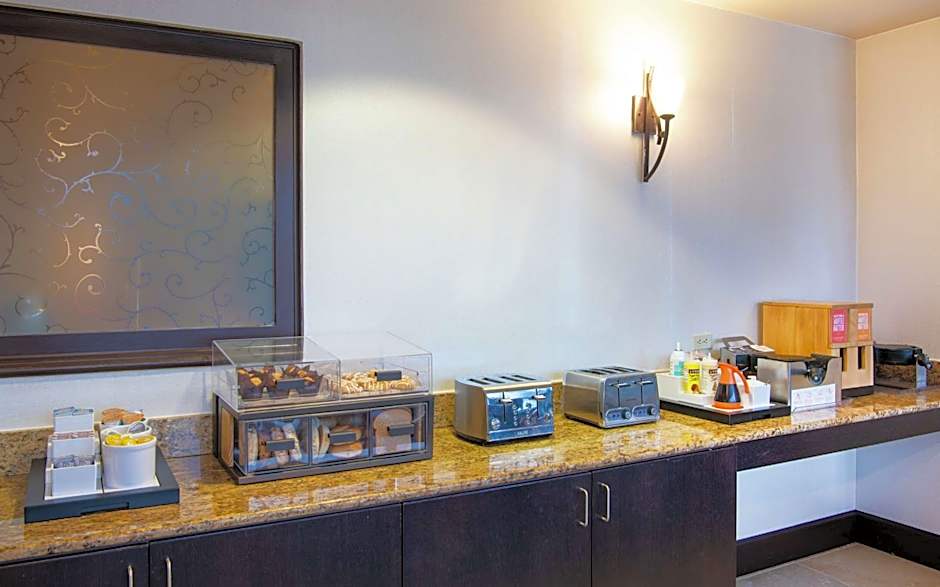 Hampton Inn By Hilton Erie-South