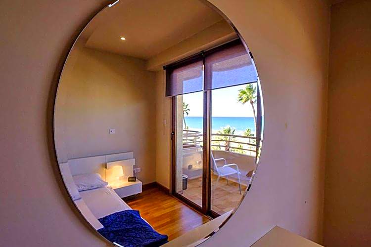 Les Palmiers Beach Boutique Hotel & Luxury Apartments