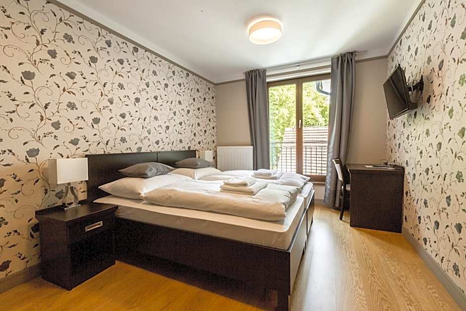 Photo 1 of 9 of 1 Double Bed or 2 Beds