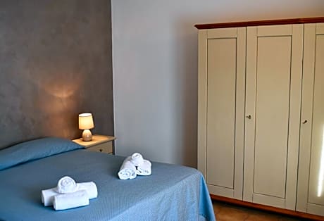 One Bedroom Apartment with Sea View