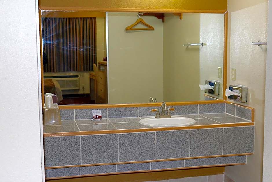 Budget Inn