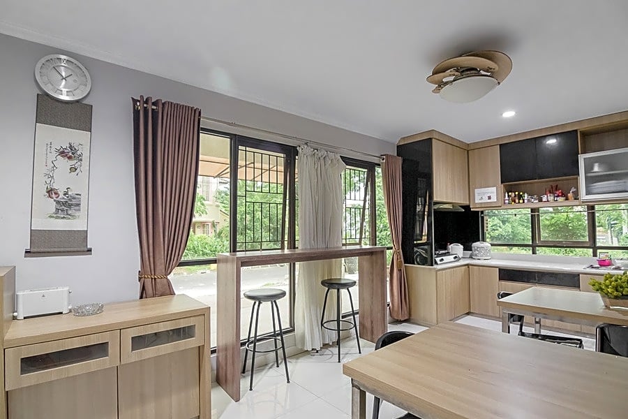 RedDoorz Plus near Lippo Cikarang Mall 2