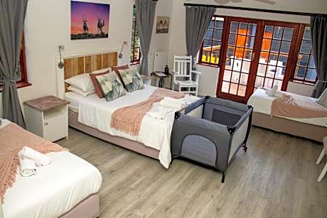 Family Room with Garden View