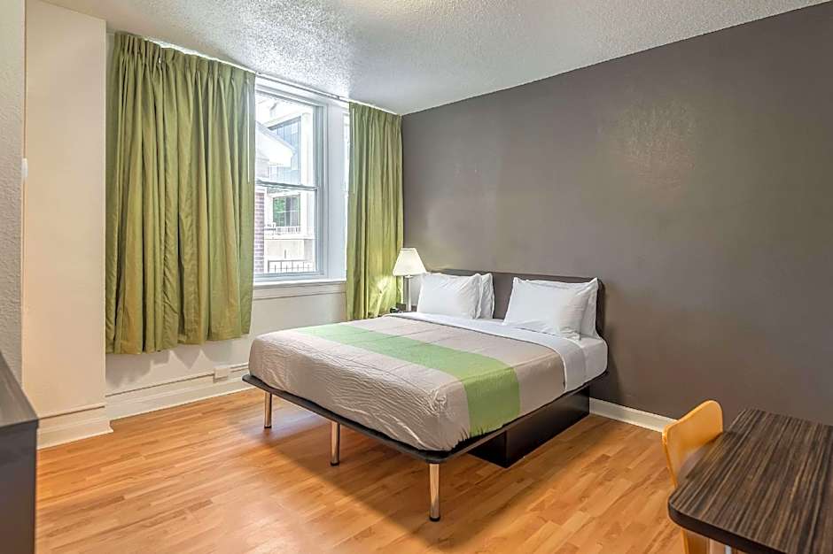 Quality Inn & Suites Kansas City Downtown