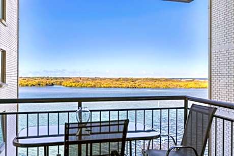 Maroochydore Riverfront Apartment
