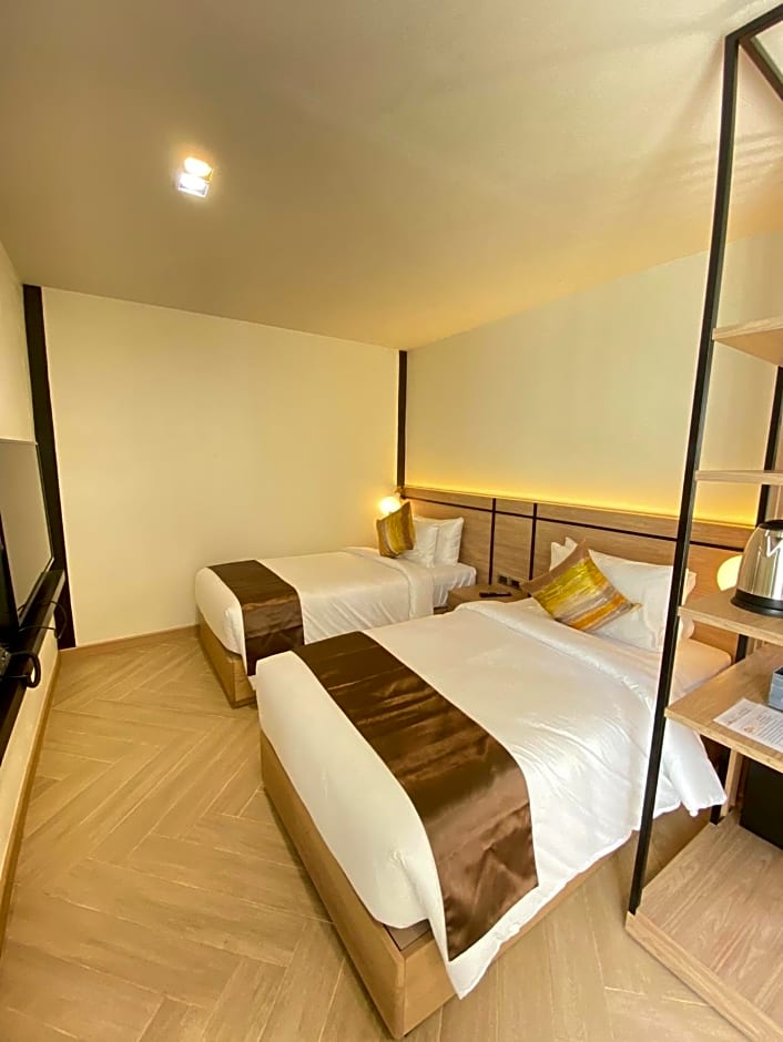 The Gold Living Life