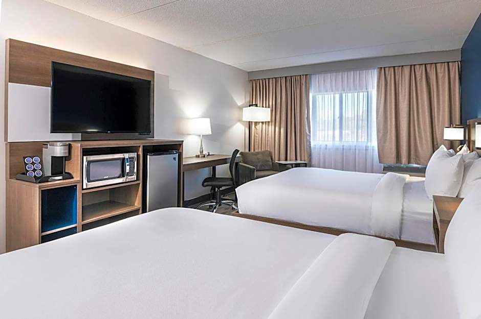 Comfort Suites Kingston Central