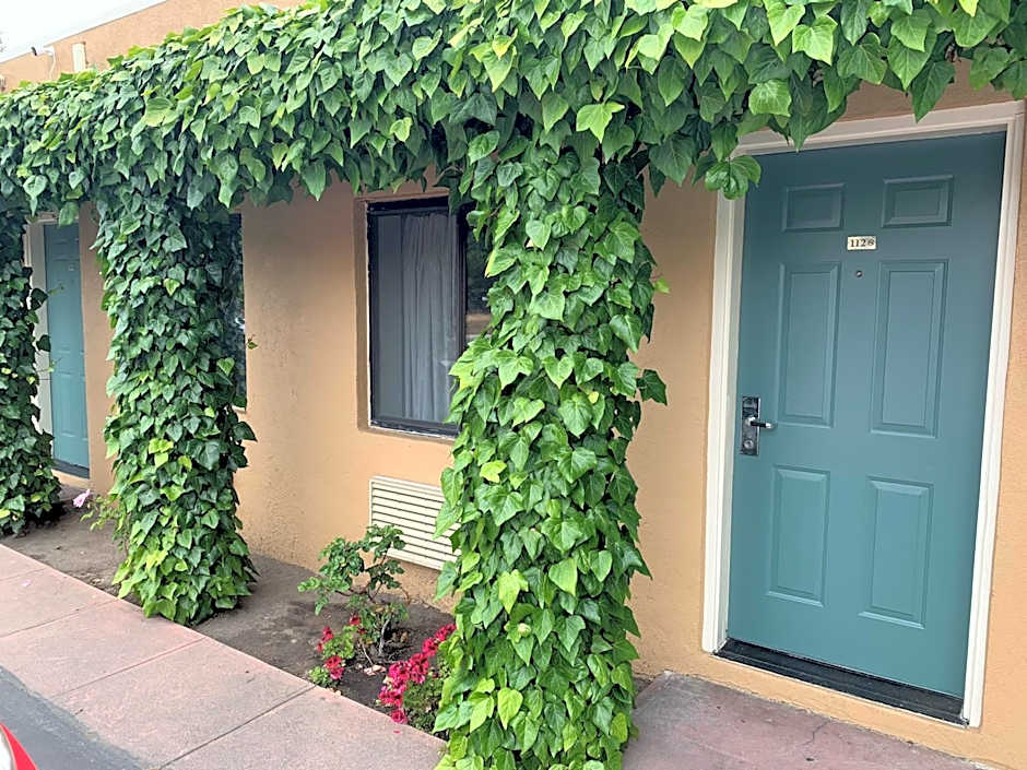 Monterey Oceanside Inn