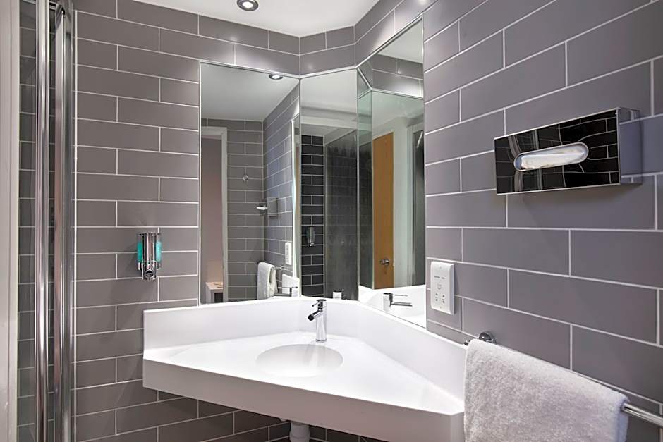 Holiday Inn Express Strathclyde Park M74, Jct 5 By IHG