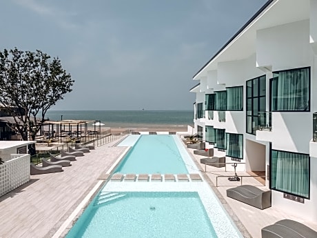 Rattana Pura Beach Resort