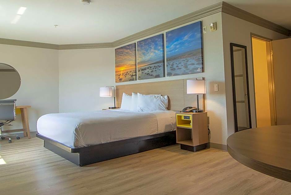 Days Inn by Wyndham Carlsbad