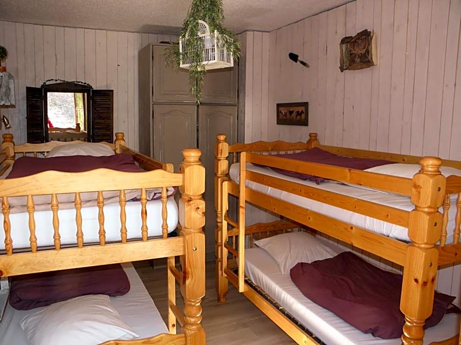 Gîte Auberge Les Terres Blanches de Méolans
