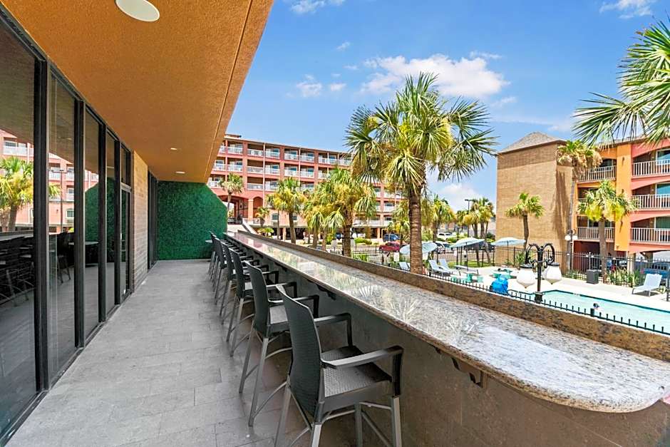 Beachfront Palms Hotel