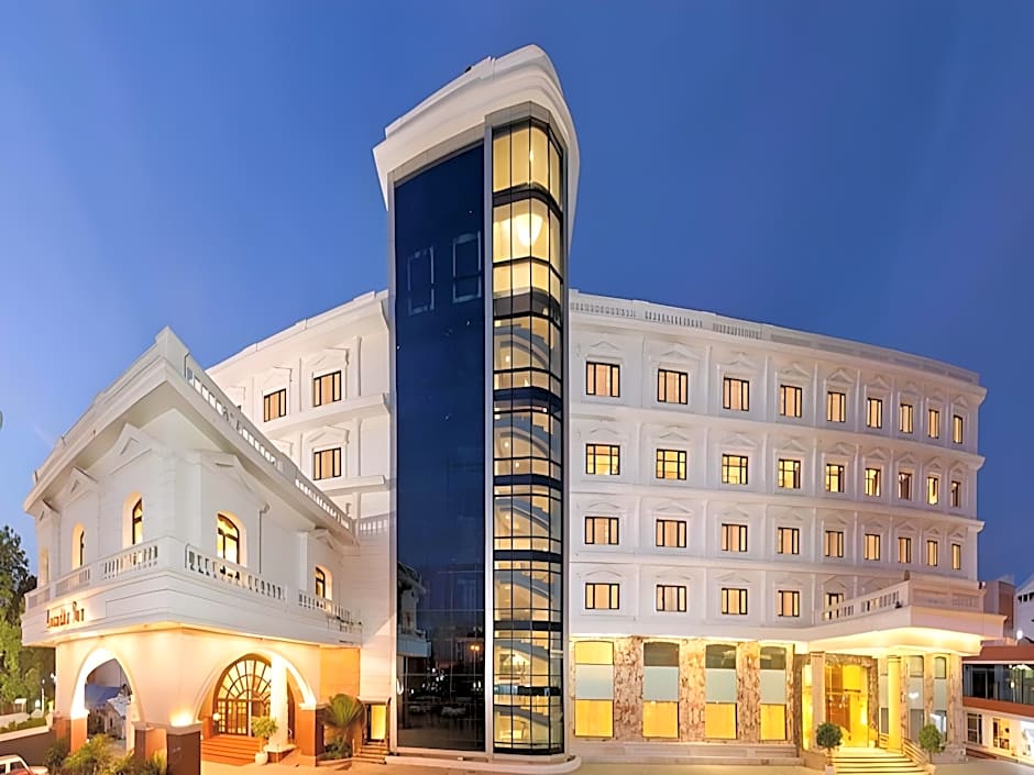 Anandha Inn Convention Centre and Suites