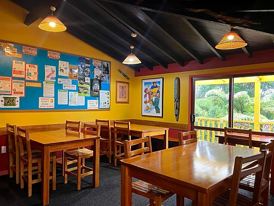 Global Village Travellers Lodge