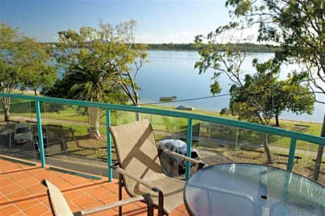 The Esplanade Riverview Holiday Apartments