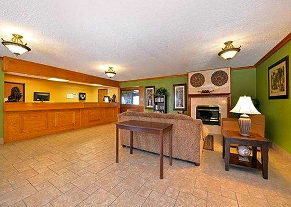 Quality Inn & Suites Grinnell near University