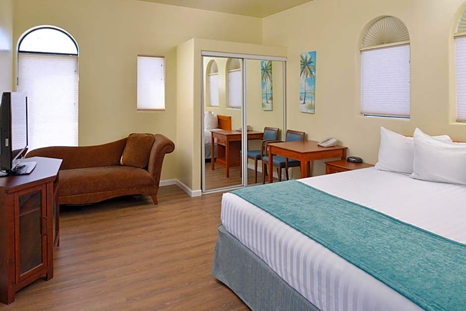 Edgewater Inn and Suites